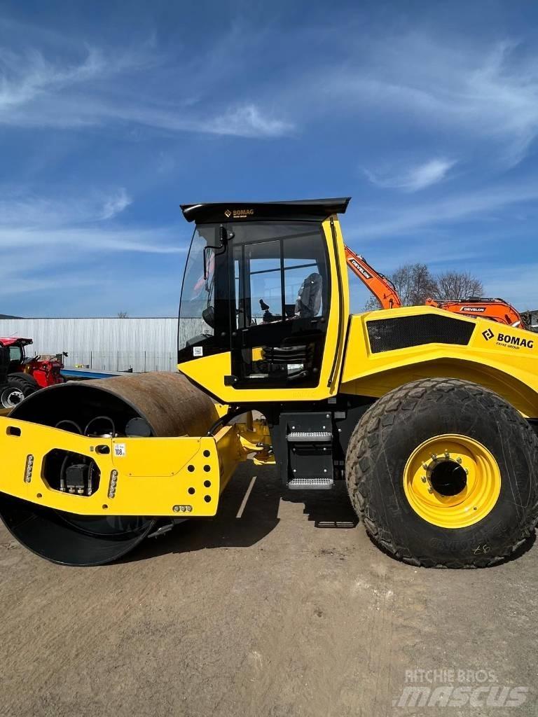 Bomag BW 211 D5 ضاغطات التربة