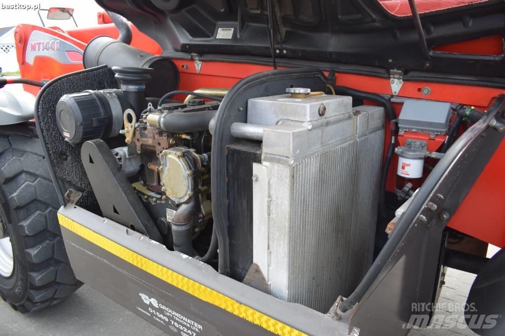Manitou MT 1440 مناولات متداخلة