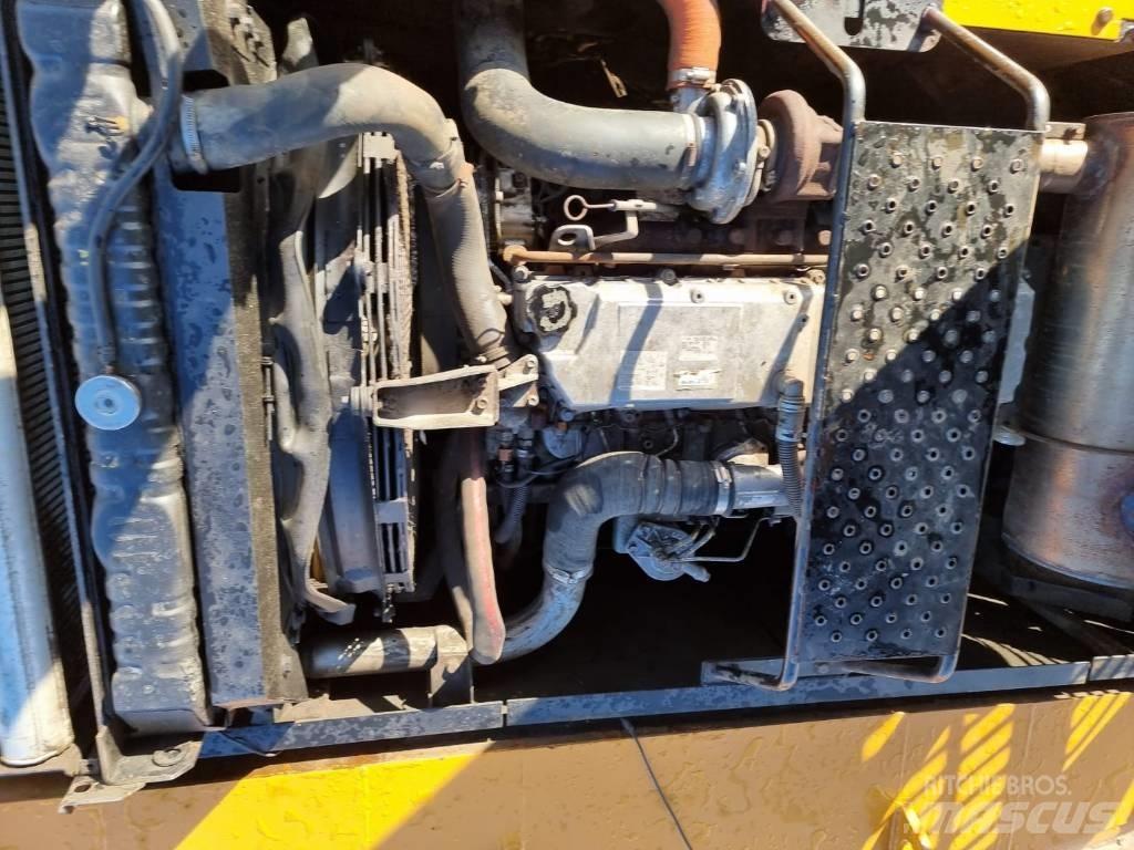 CASE CX 330 LC حفارات زحافة