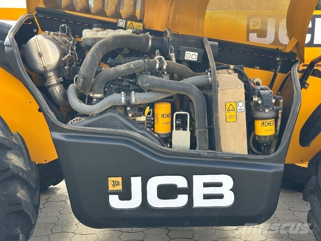 JCB 531-70 مناولات متداخلة