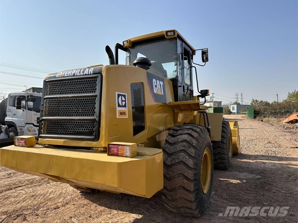 CAT 966G لوادر بعجل