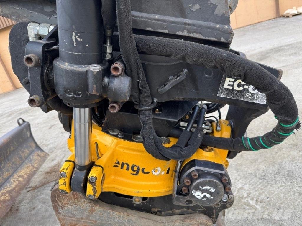 Volvo EW 160 E حفارات بعجل