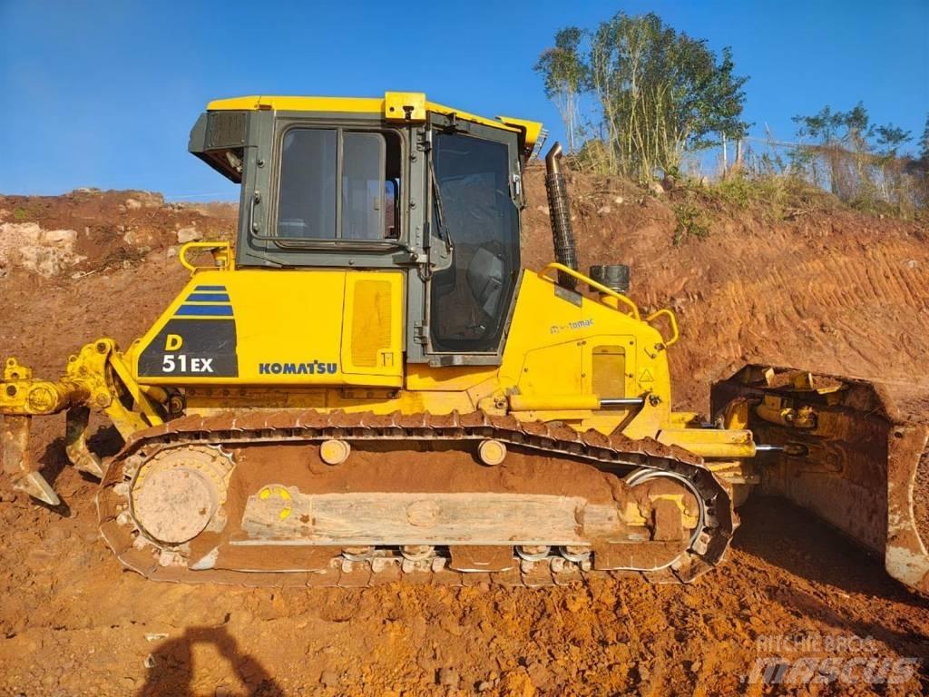 Komatsu D 51 EX-22 بلدوزرات مجنزرة
