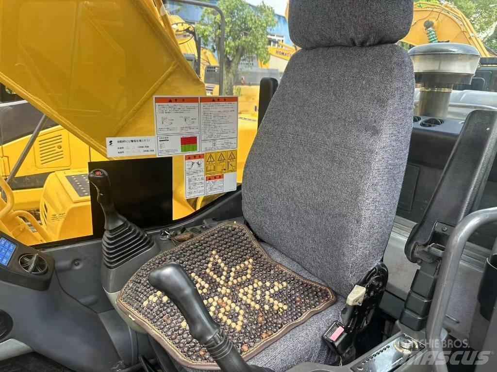 Komatsu PC 220 حفارات زحافة