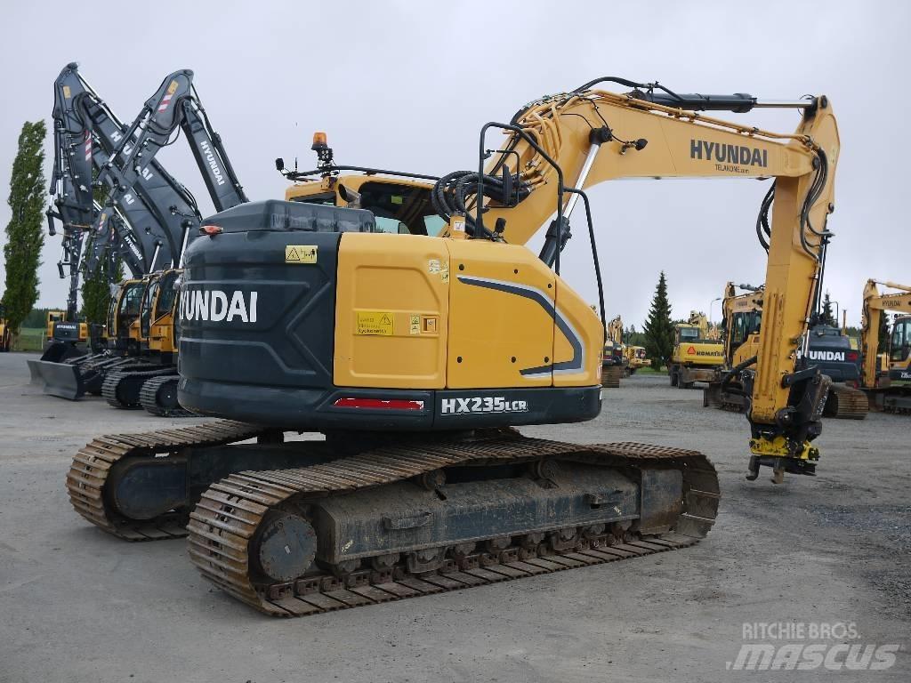 Hyundai HX 235 LCR حفارات زحافة