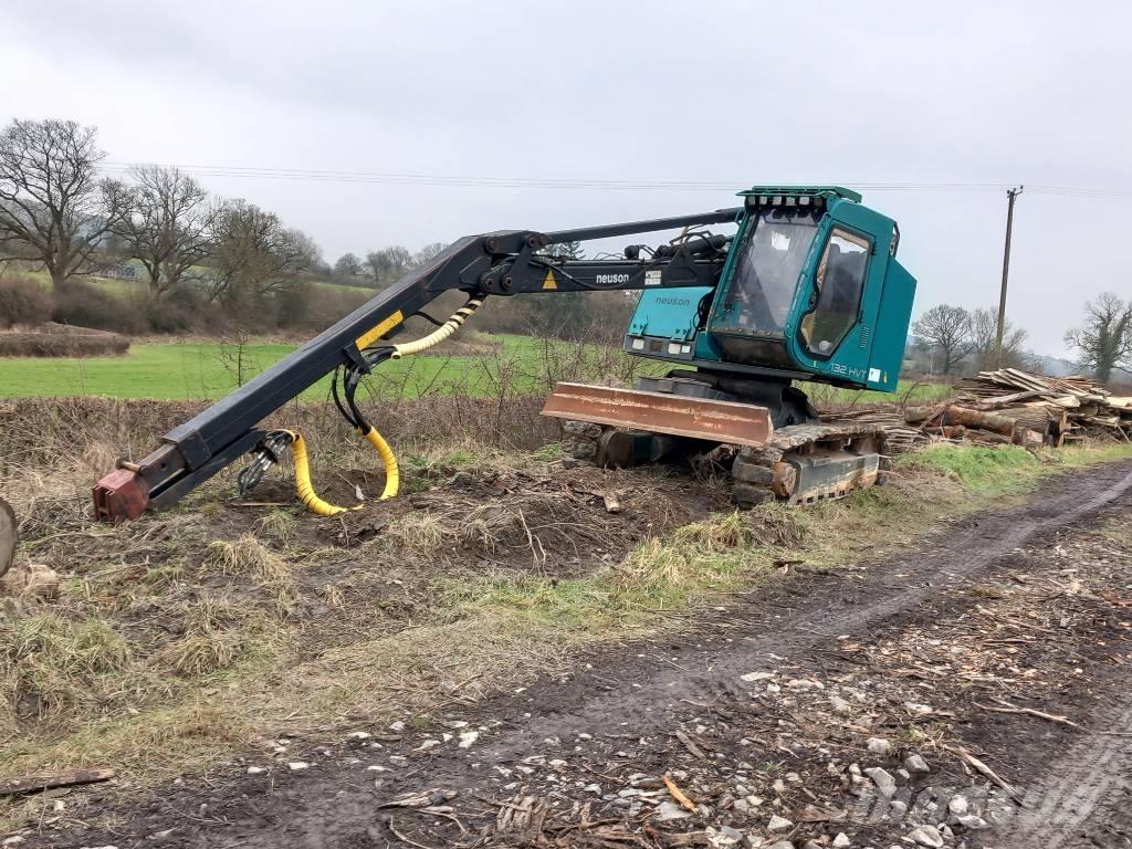 Neuson 132 HV T حصادات