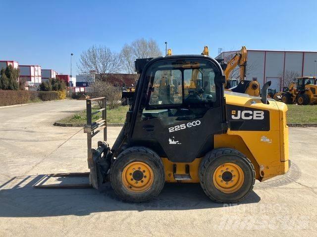 JCB 225 لوادر انزلاقية التوجيه