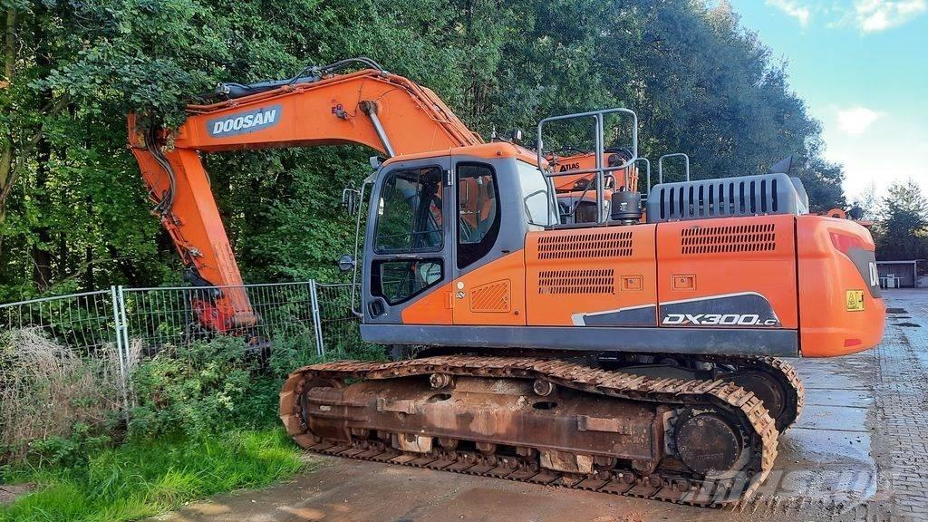 Doosan DX 300 LC-5 حفارات زحافة