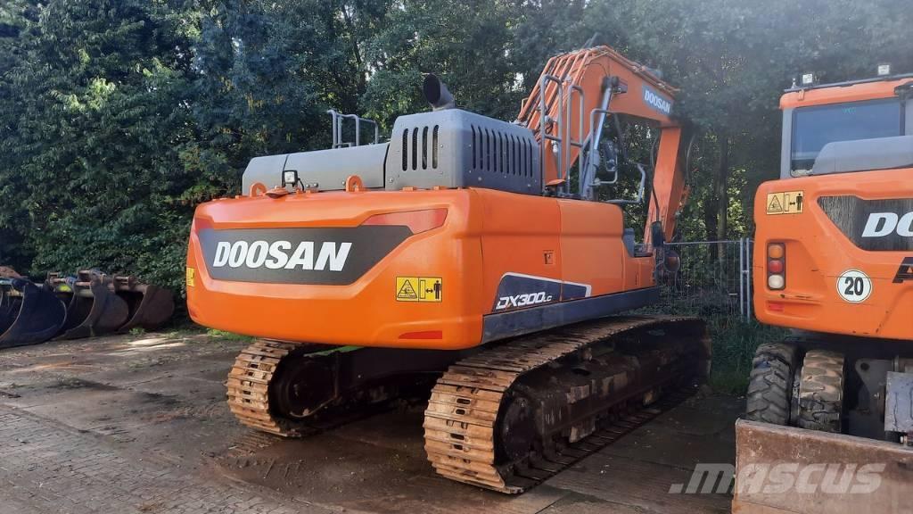 Doosan DX 300 LC-5 حفارات زحافة