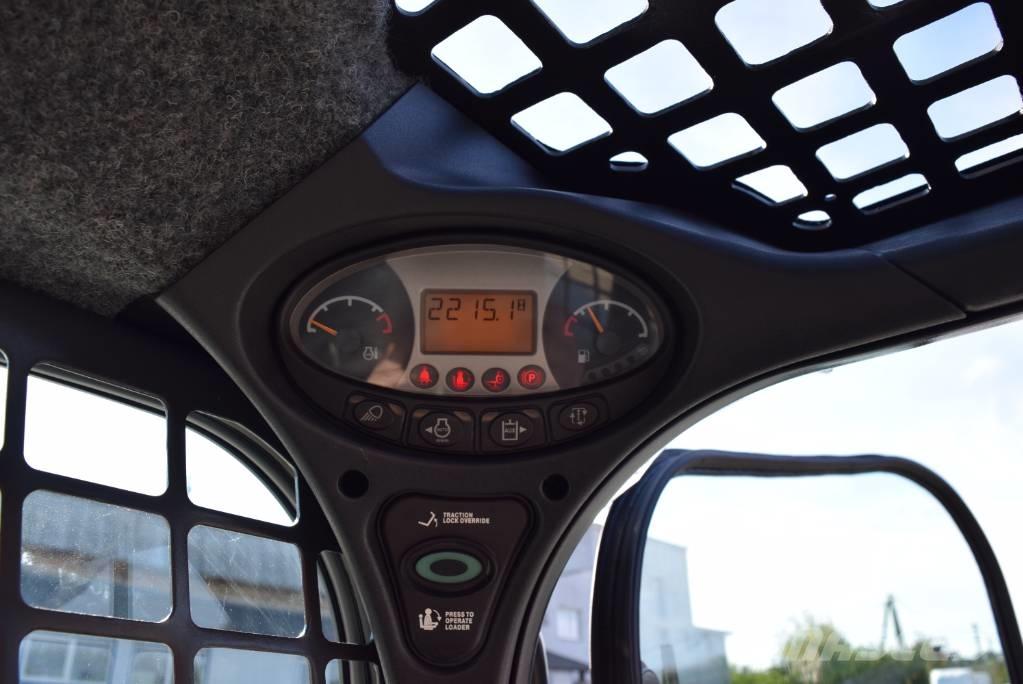 Bobcat S 530 لوادر انزلاقية التوجيه