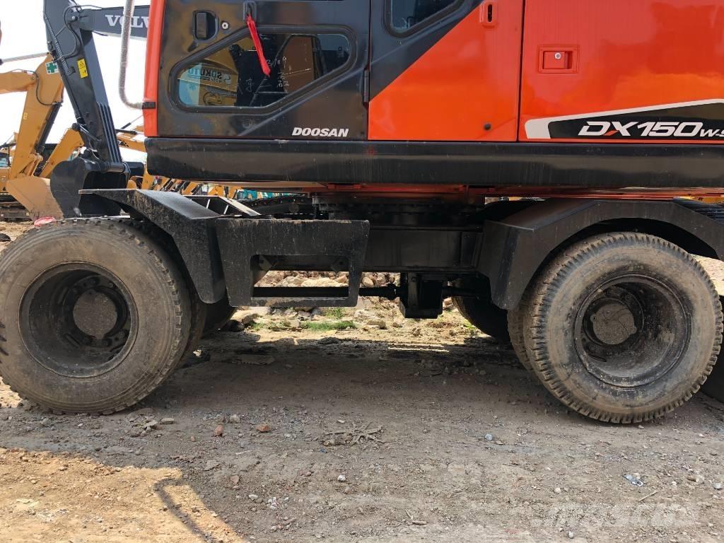 Doosan DX150W حفارات زحافة