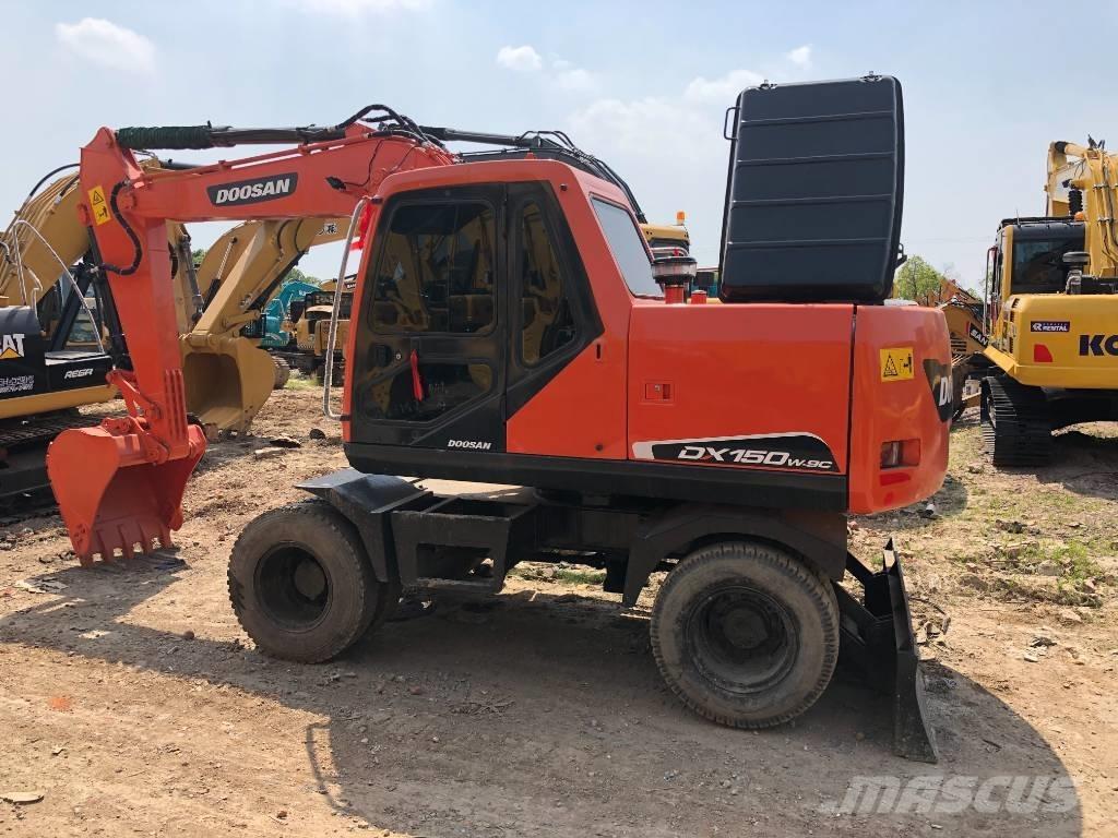 Doosan DX150W حفارات زحافة