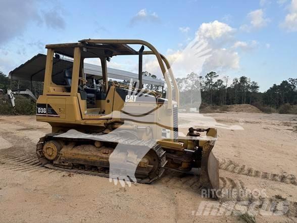 CAT D3G XL بلدوزرات مجنزرة