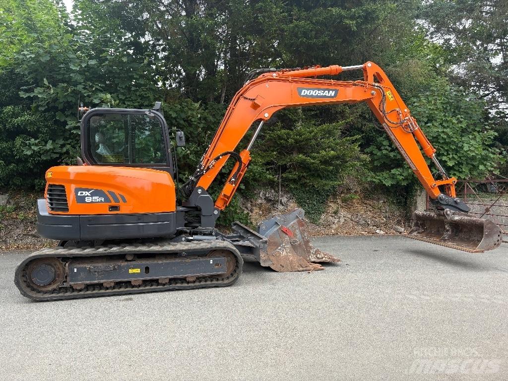 Doosan DX 85 R حفارات وسط 7 طن - 12 طن