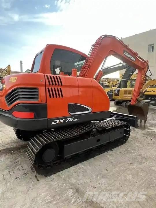 Doosan DX75-9C حفارات وسط 7 طن - 12 طن