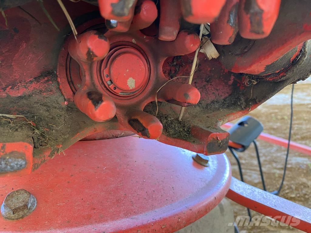 Kuhn GF 6502 مكابس وميبسات التبن