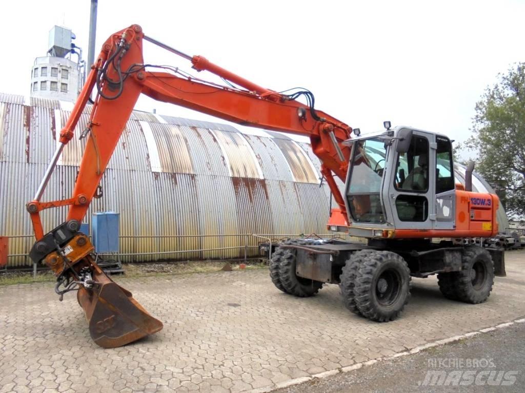 Hitachi FH 130 W-3 حفارات بعجل