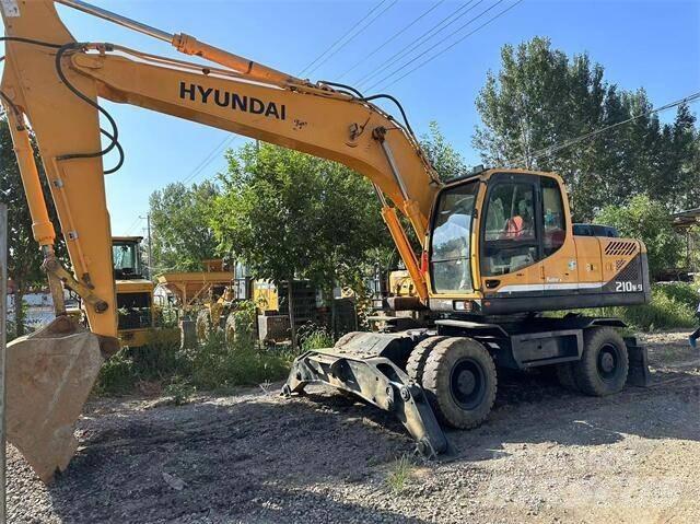 Hyundai 210W حفارات بعجل