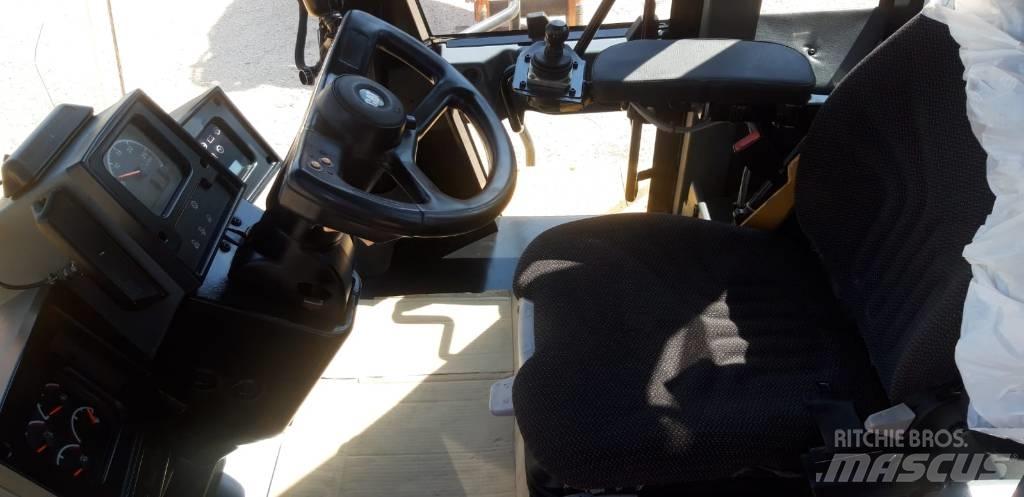 CAT 824 G series II بلدوزرات بعجلات