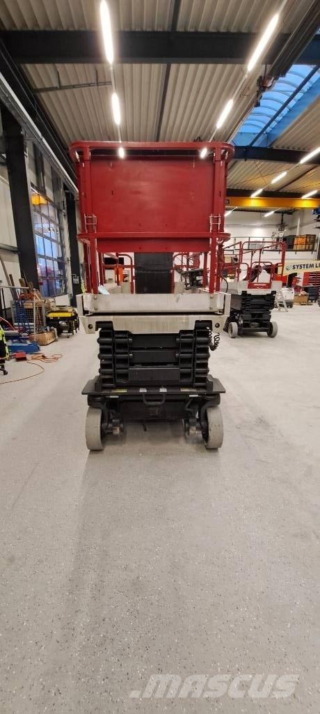 JLG 3246 ES رافعات مقصية الشكل