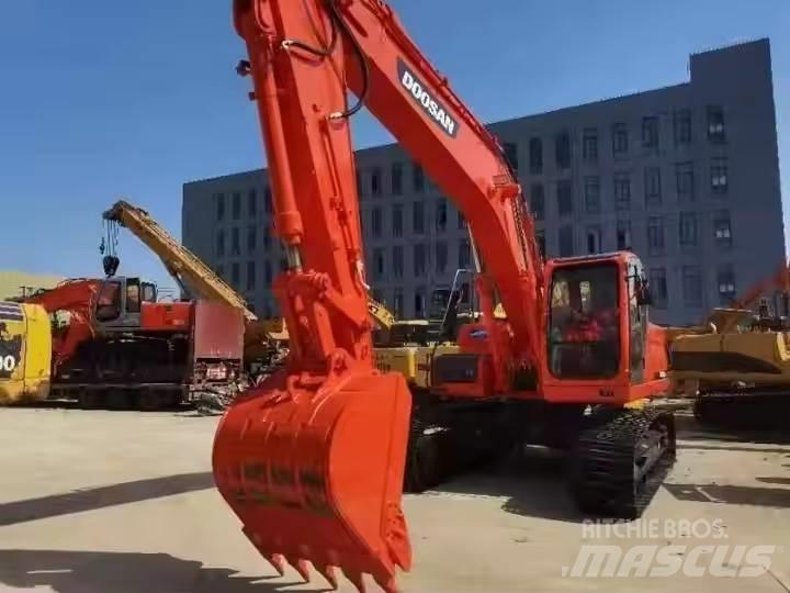 Doosan DX225LC حفارات زحافة