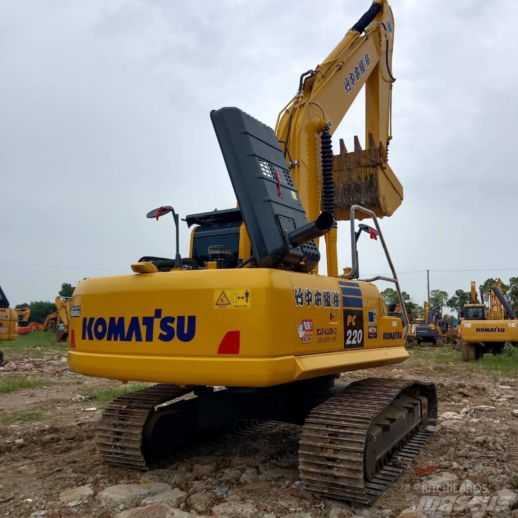 Komatsu PC 220 LC-8 حفارات زحافة