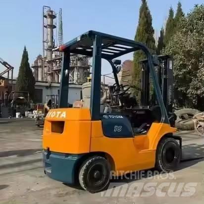 Toyota FD15 شاحنات الديزل