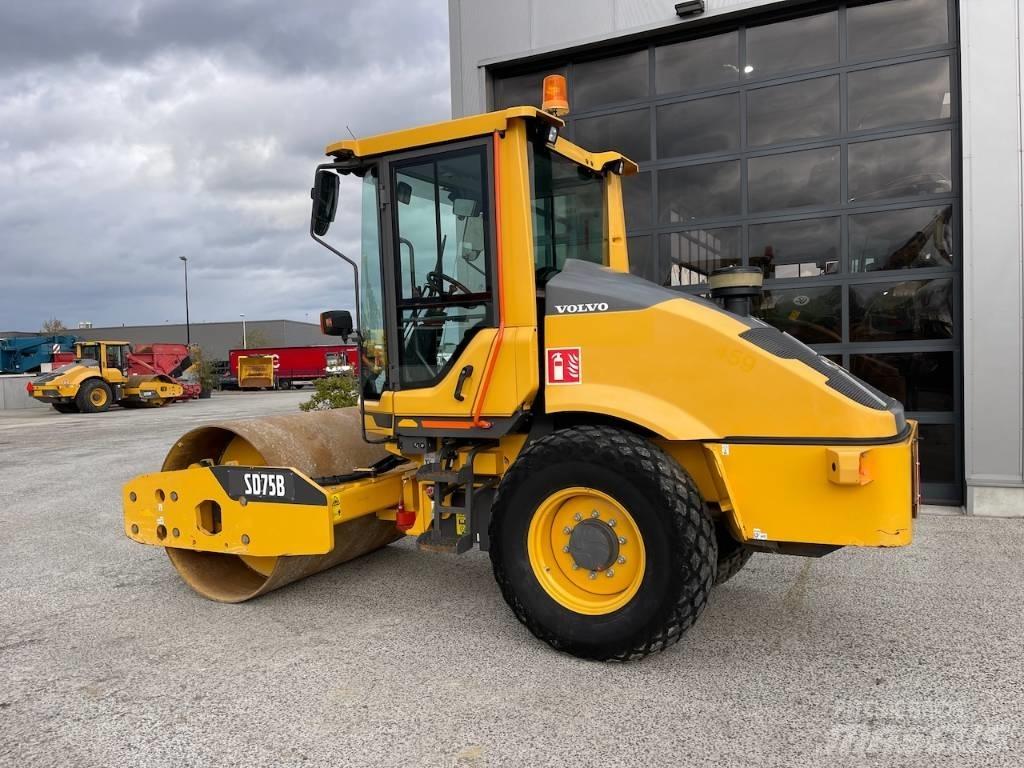 Volvo SD 75 B مداحل مزدوجة