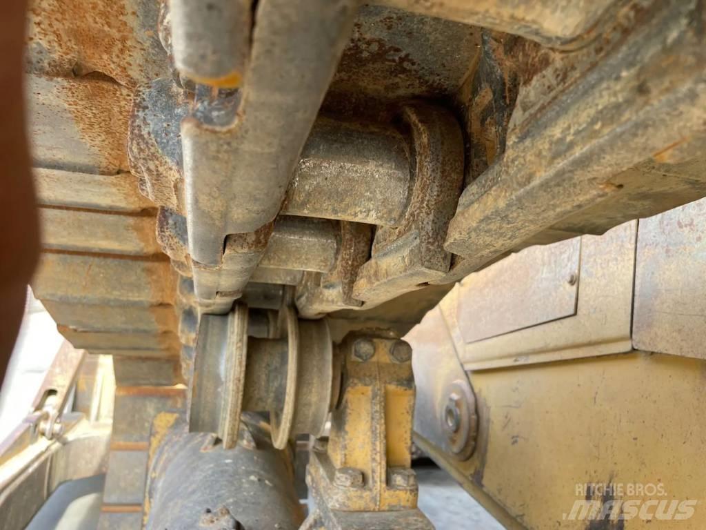 CAT D6R LGP بلدوزرات مجنزرة