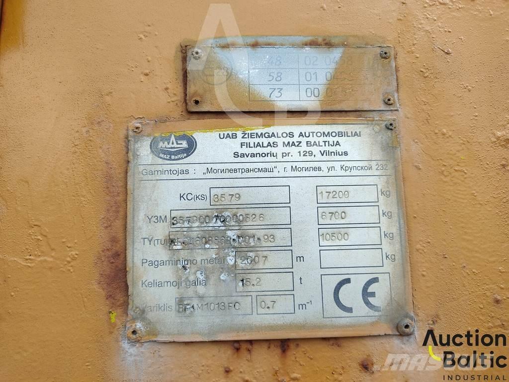 MAZ 533731 رافعات صالحة لكل أنواع الطرق
