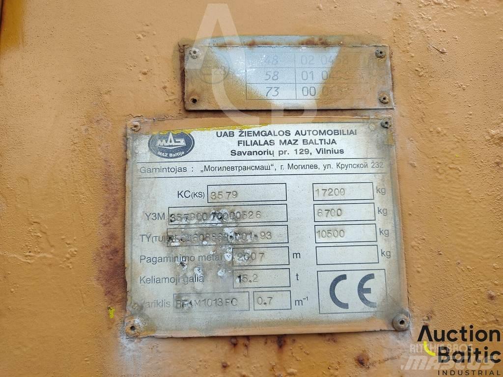MAZ 533731 رافعات صالحة لكل أنواع الطرق