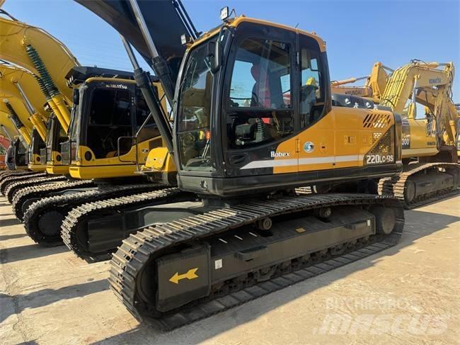 Hyundai Robex 220 LC حفارات زحافة