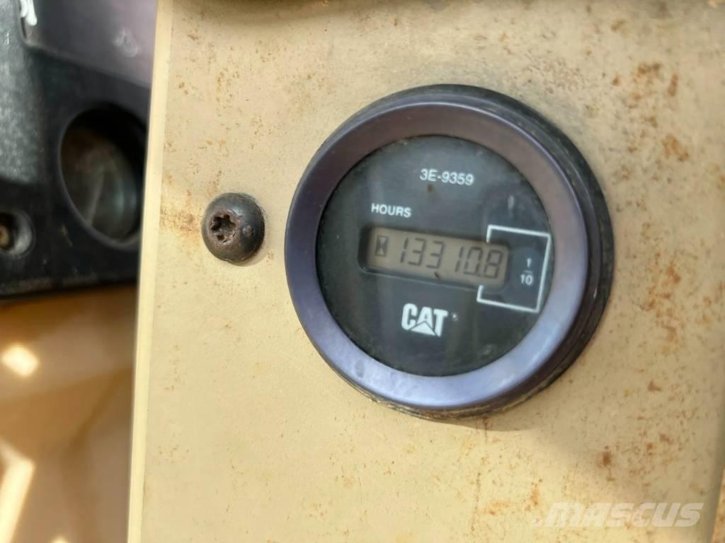 CAT 140H معدات تمهيد الطرق