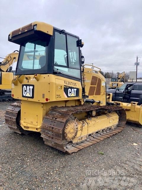 CAT D 3 K 2 LGP بلدوزرات مجنزرة