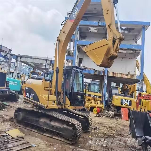 CAT 312 D حفارات زحافة