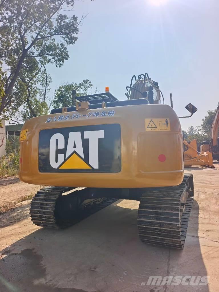 CAT 320 D2L حفارات زحافة