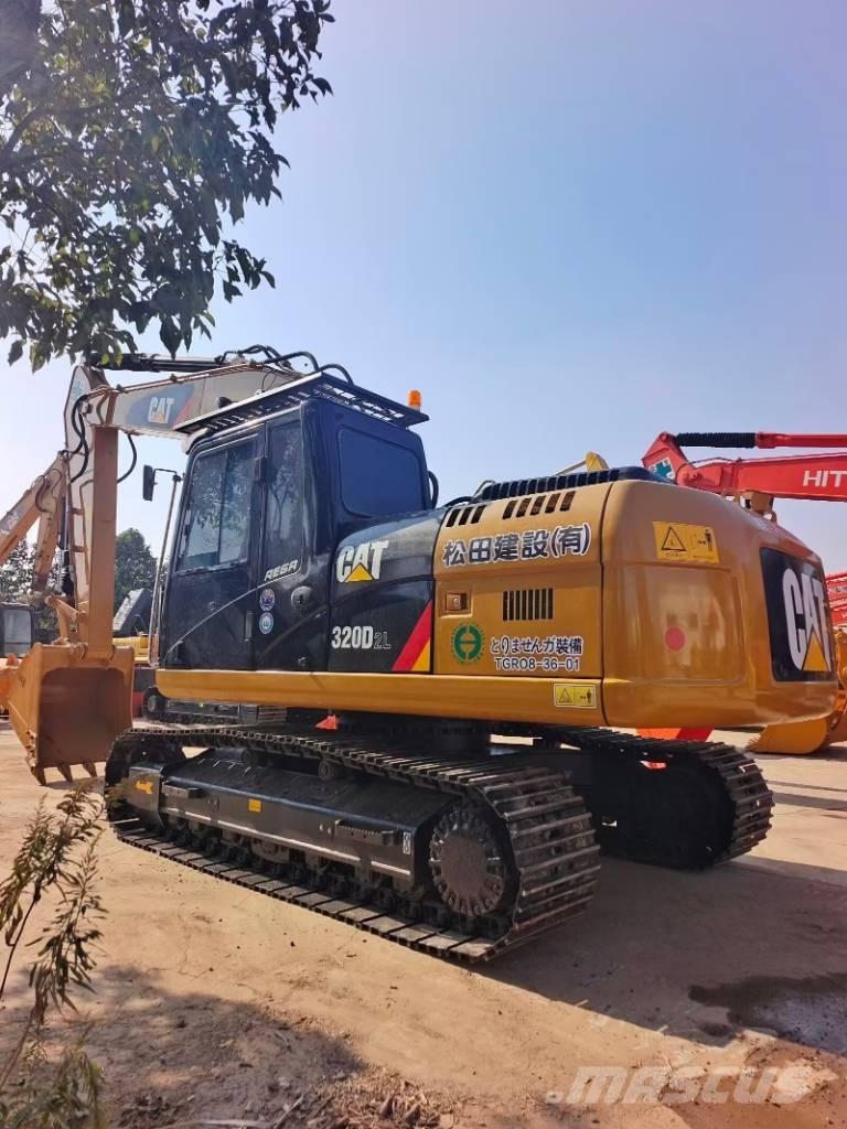 CAT 320 D2L حفارات زحافة