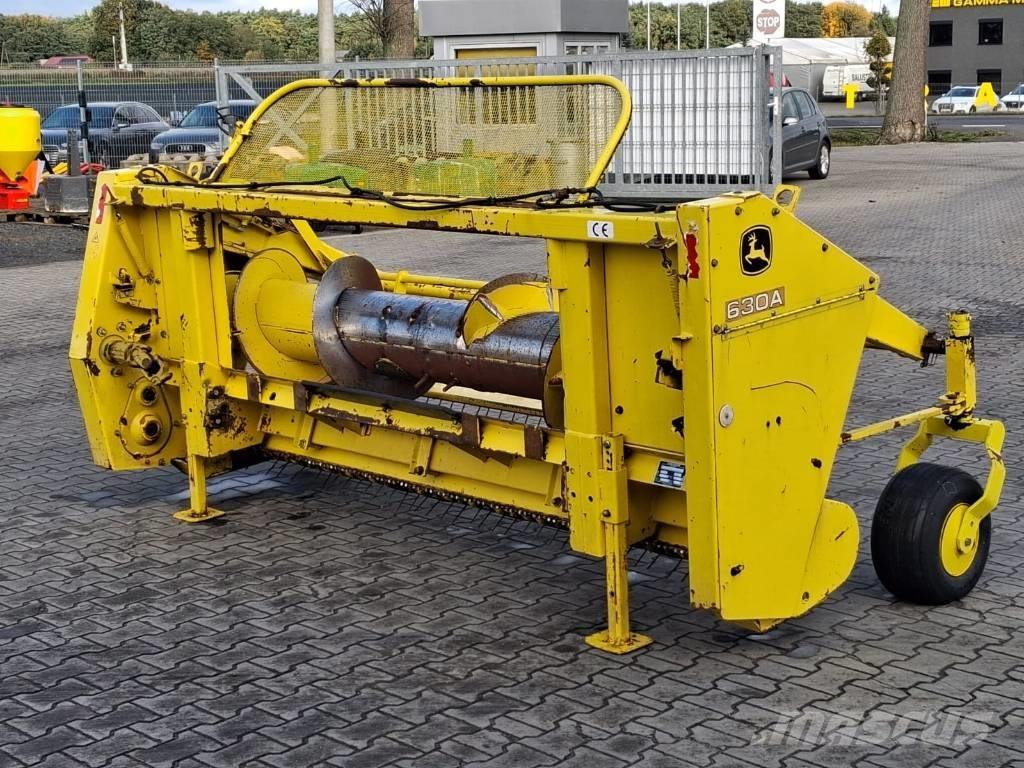 John Deere 630 A علافات ذاتية الدفع