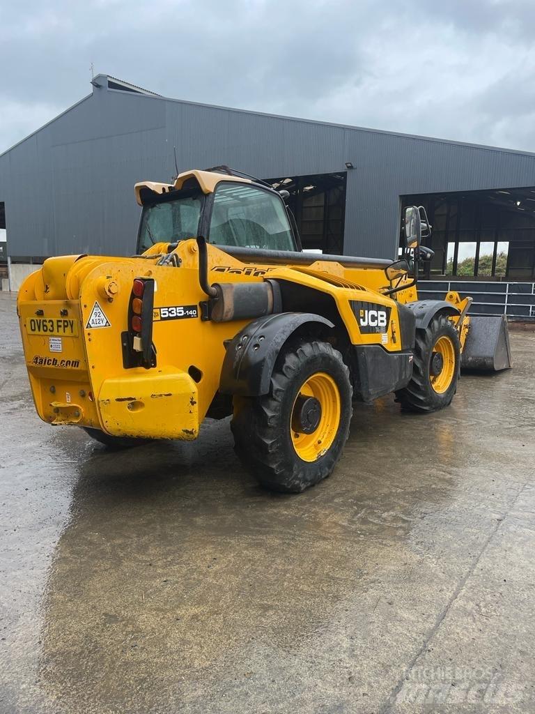 JCB 535 V 140 مناولات متداخلة