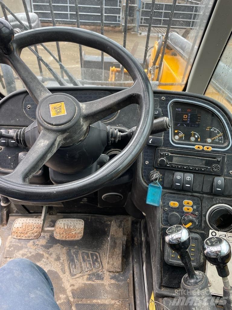 JCB 535 V 140 مناولات متداخلة