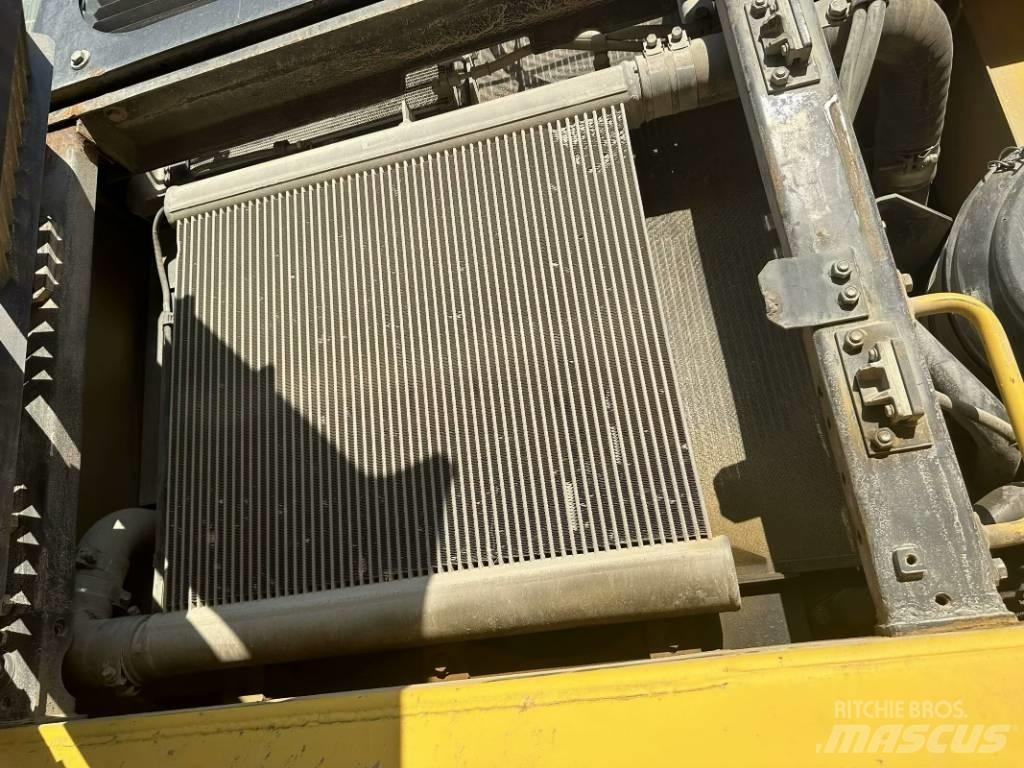 Komatsu PC 500-10 حفارات زحافة