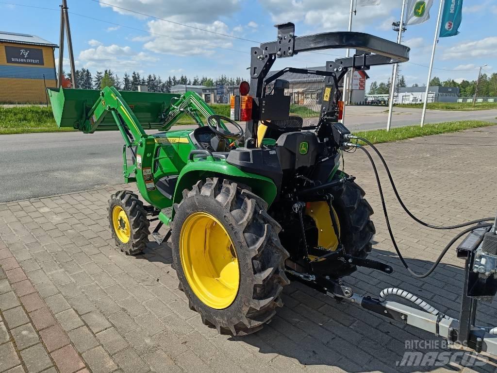John Deere 3038 E الجرارات