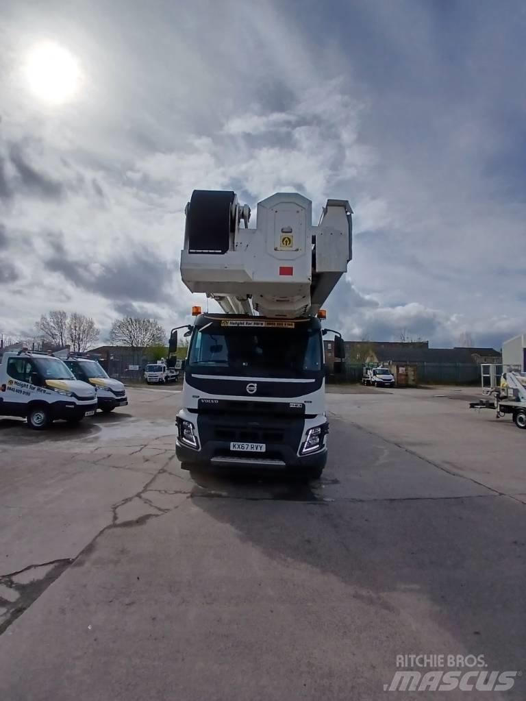 Bronto S90 HLA-X المنصات الهوائية المثبتة على شاحنة