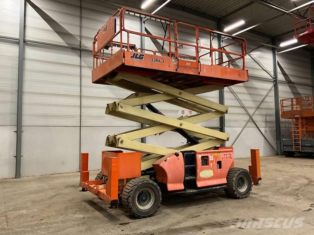 JLG 3394 RT رافعات مقصية الشكل