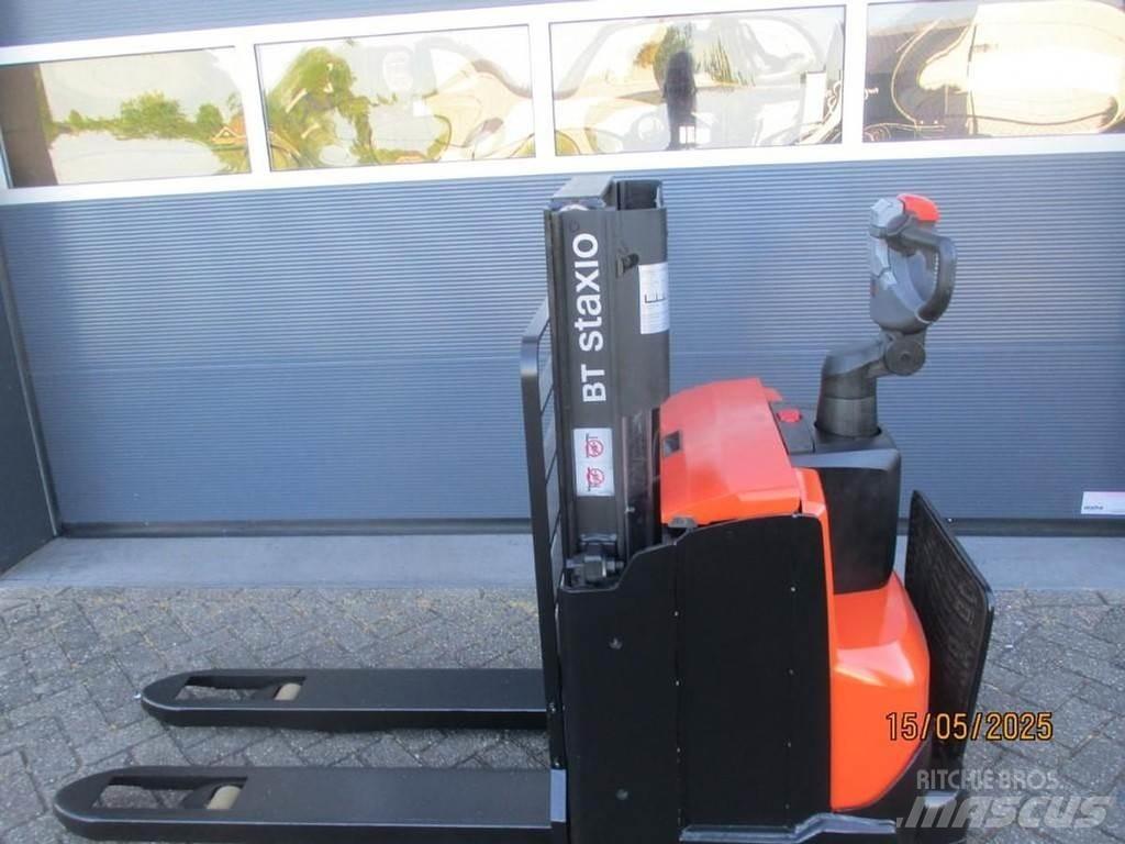 BT SWE 200D معدات التكديس الجوالة