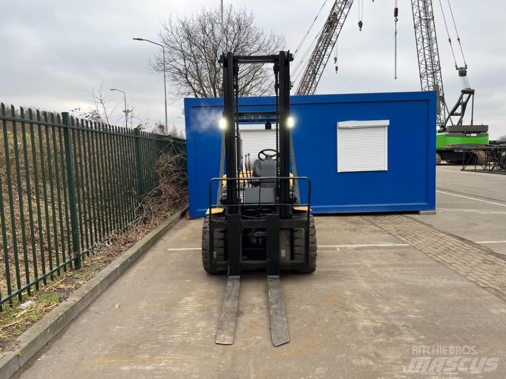 CAT GP 40 K L شاحنات LPG