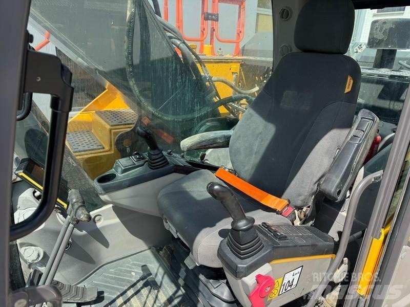 Volvo EC 300 EL حفارات زحافة