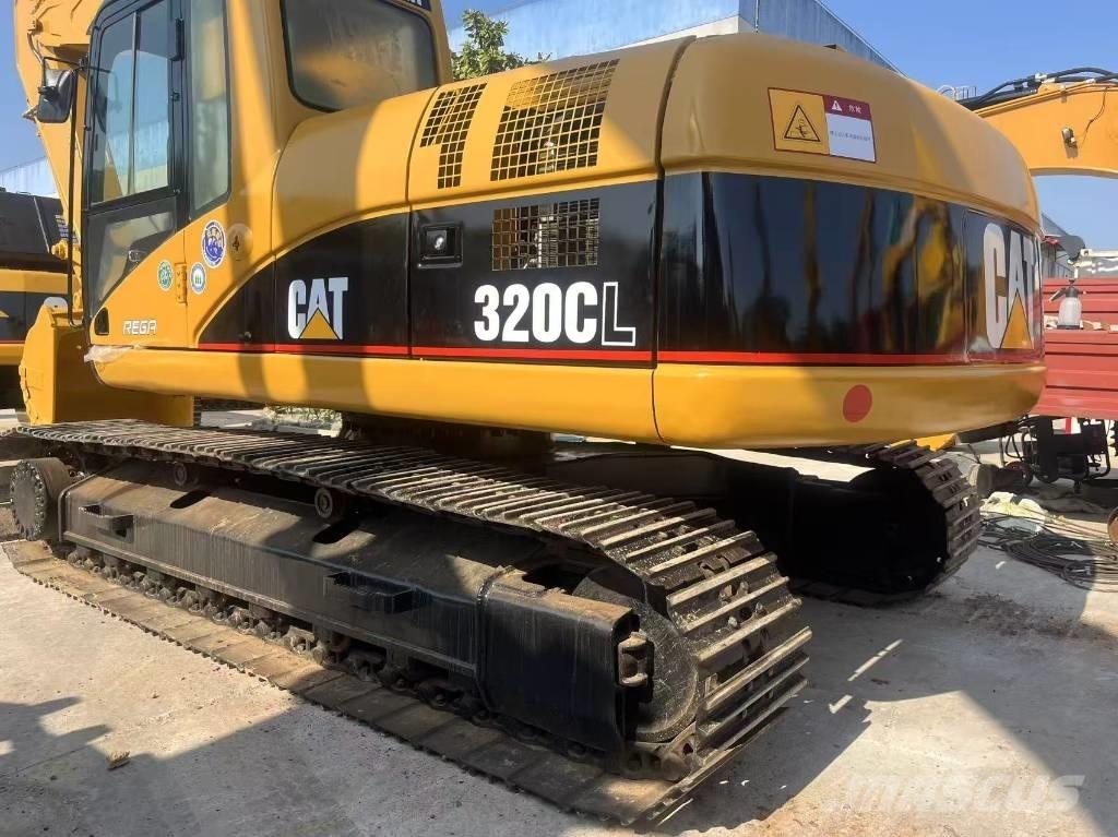 CAT 320 C L حفارات زحافة