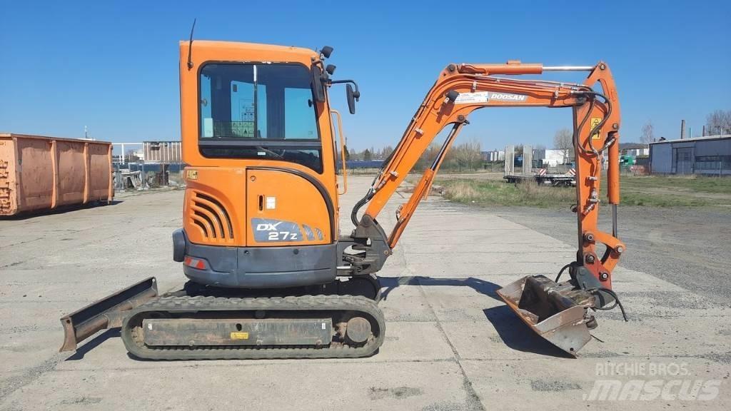 Doosan DX 27 Z حفارات صغيرة أقل من 7 طن (حفارات صغيرة)