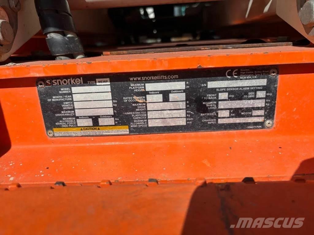 Snorkel S3215E رافعات مقصية الشكل